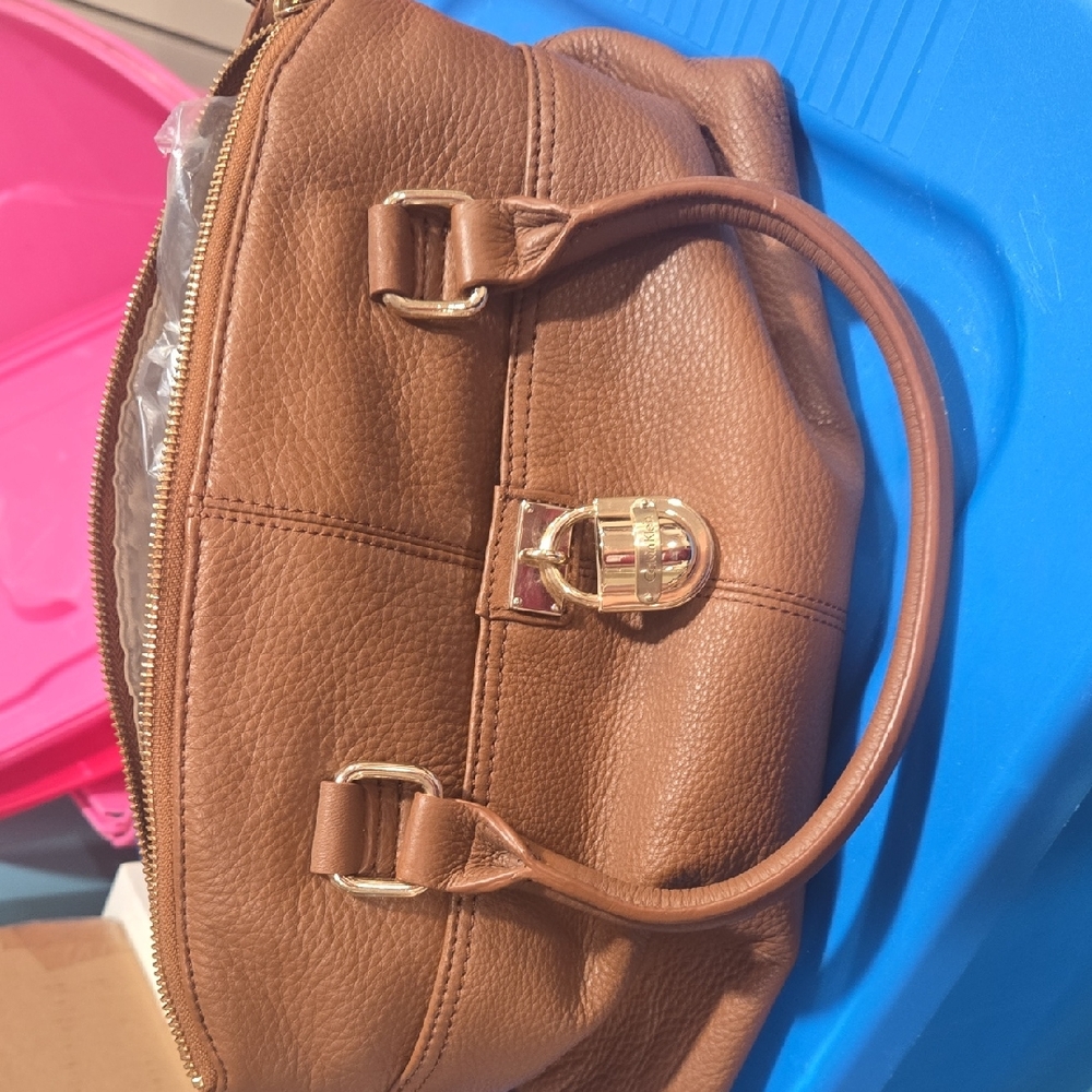 Elegant Brown Leather Handbag